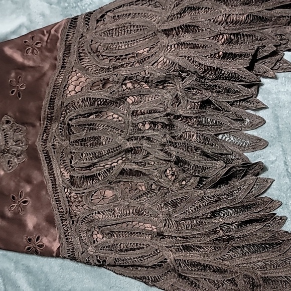 Sue Wong brown halter crochet cutout floral gown, Size 2 - Picture 13 of 15